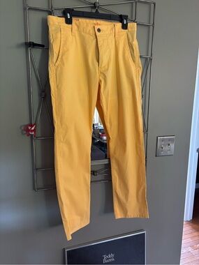 Dockers Mens Yellow Chino Pants Straight Fit Khakis Stretch Size 32x29